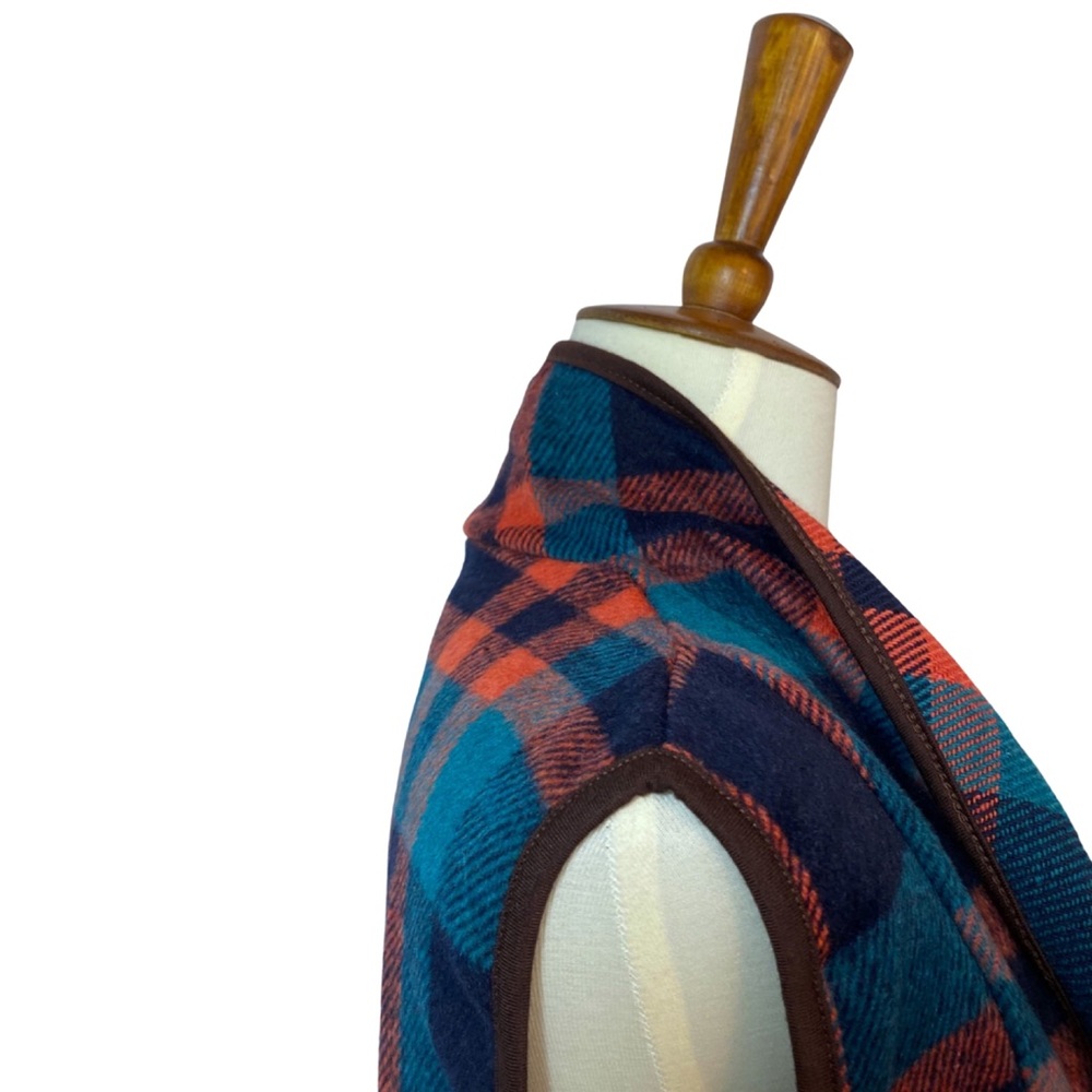 Buffalo Plaid Asymmetric Sleeveless Vest Cardigan - Picture 11 of 16